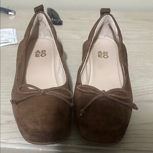 ABEO Women's Chocolate Brown Suede Loafers